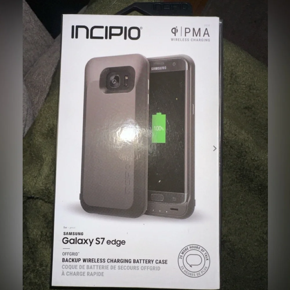 Samsung Galaxy S7 edge wireless charging battery case.